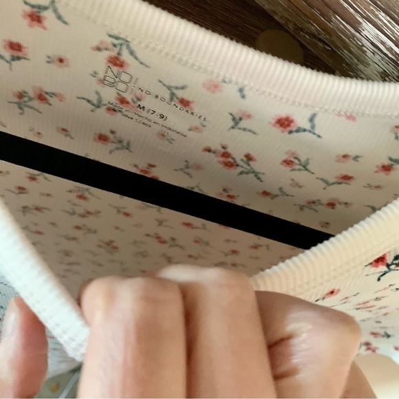 NO Boundaries Crew Ribbed Y2K Ditsy Floral Short Sleeve Top Sz M Juniors Cream - Picture 11 of 13